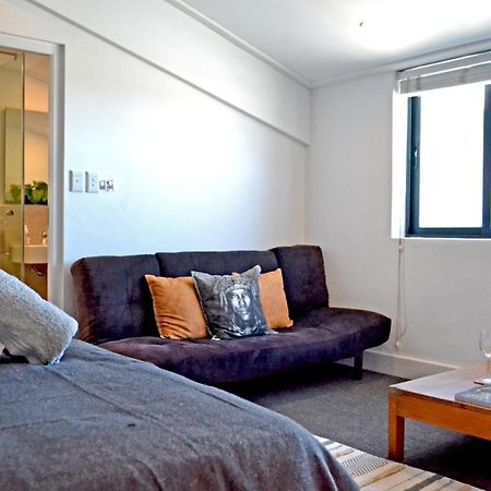 Central Modern Studio Apartment, Hermanus Waterfront ภายนอก รูปภาพ