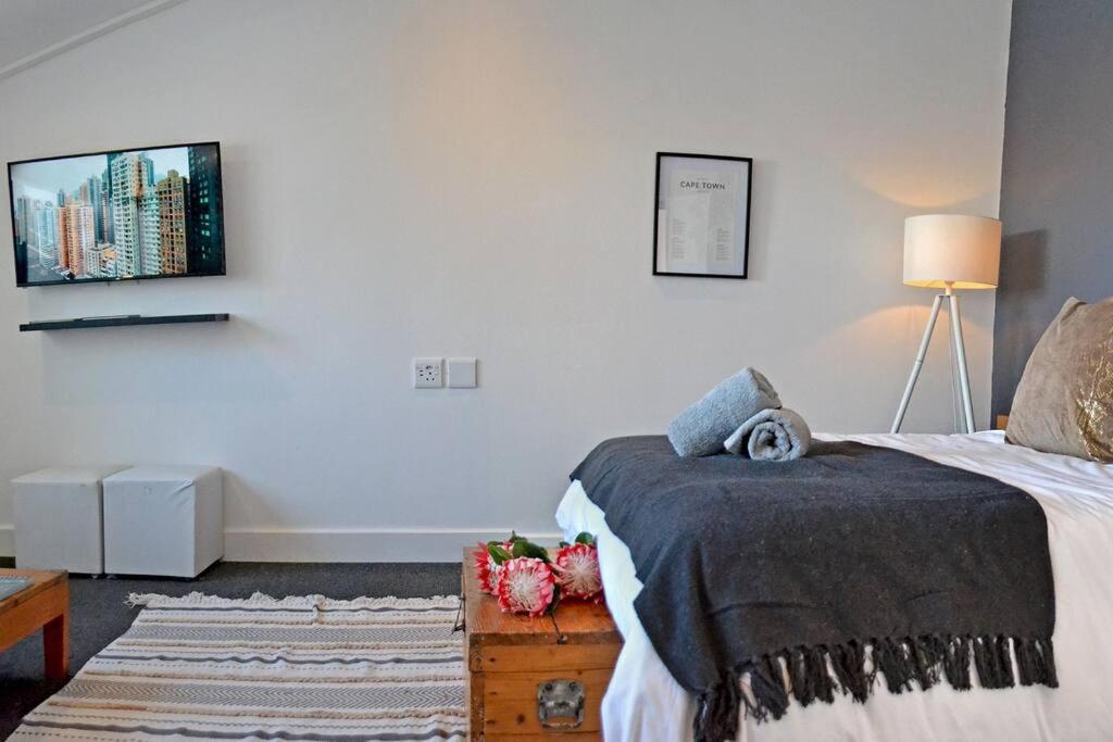 Central Modern Studio Apartment, Hermanus Waterfront ภายนอก รูปภาพ