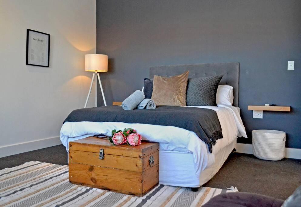 Central Modern Studio Apartment, Hermanus Waterfront ภายนอก รูปภาพ