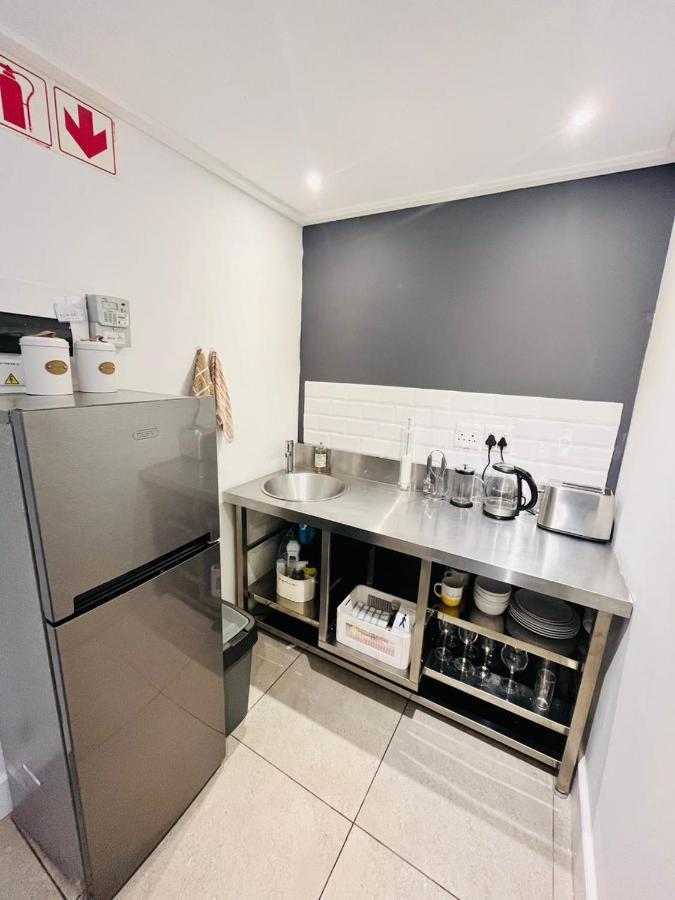 Central Modern Studio Apartment, Hermanus Waterfront ภายนอก รูปภาพ