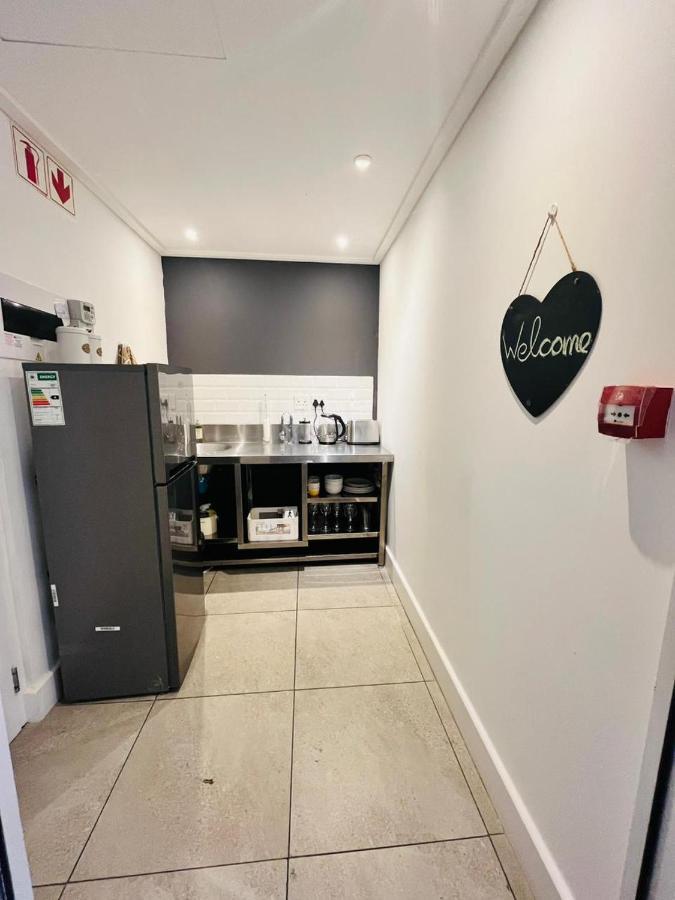 Central Modern Studio Apartment, Hermanus Waterfront ภายนอก รูปภาพ